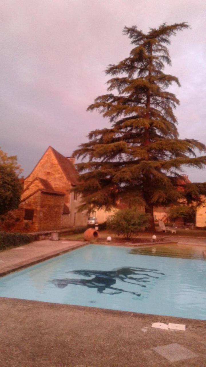 Auberge Du Relais D'Auniac กูดง-อ็อง-แกร์ซี ภายนอก รูปภาพ